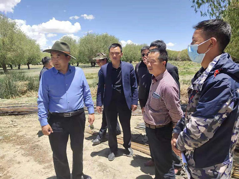 西藏自治區(qū)環(huán)保廳羅杰廳長等眾多領(lǐng)導蒞臨扎囊縣污水處理廠考評工作